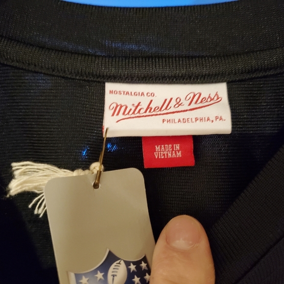 Authentic Mitchell and ness . - Picture 2 of 7